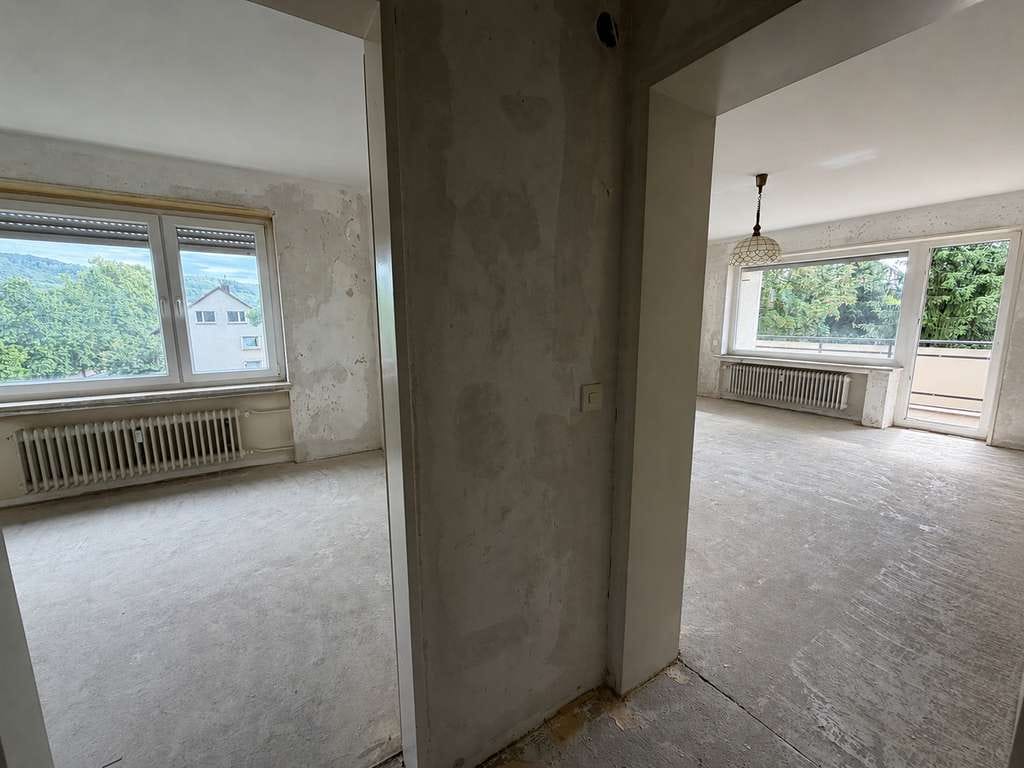 Immobilie in Bad Pyrmont - ***Entkernte, helle 2-Zimmer Wohnung im Rohbauzustand in Toplage, Südbalkon und perfekter Schnitt*** - Bild 3