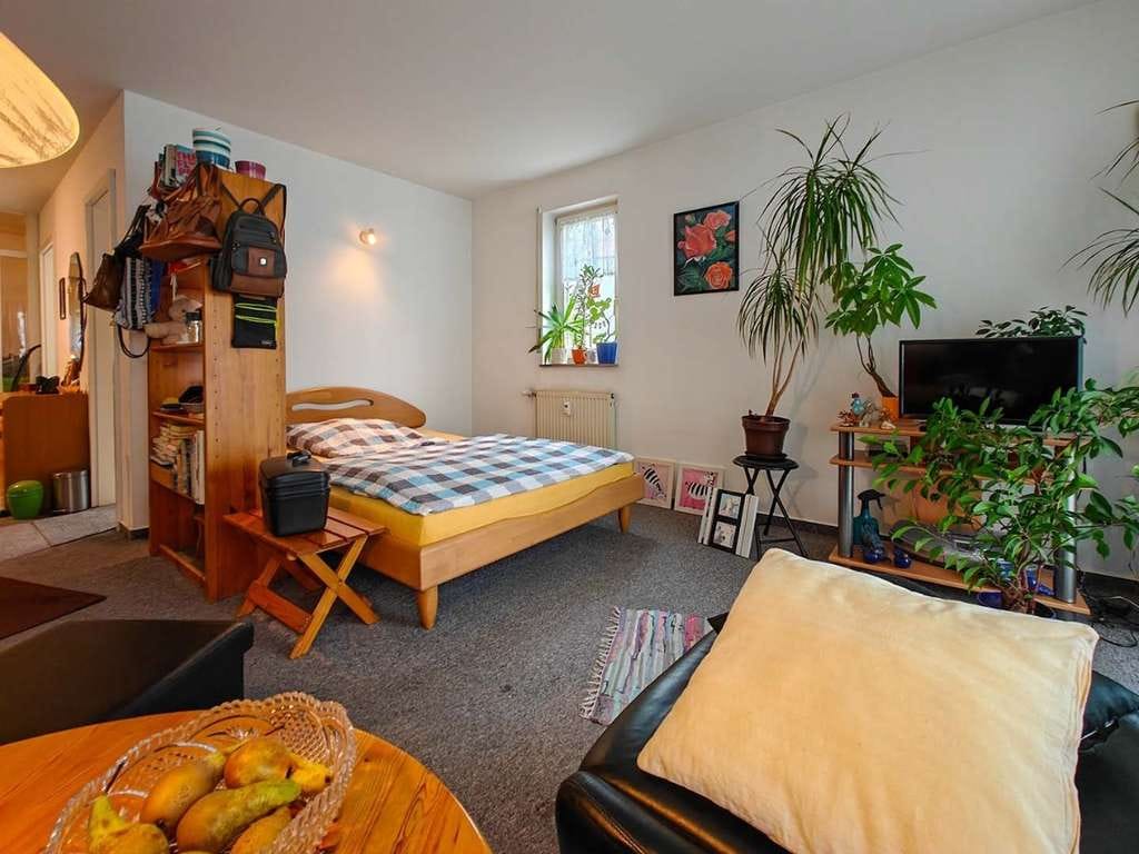 Immobilie in Gomaringen - vermietete 1-Zimmer Wohnung mit Balkon, Einbauküche und Duplexparker - Bild 2