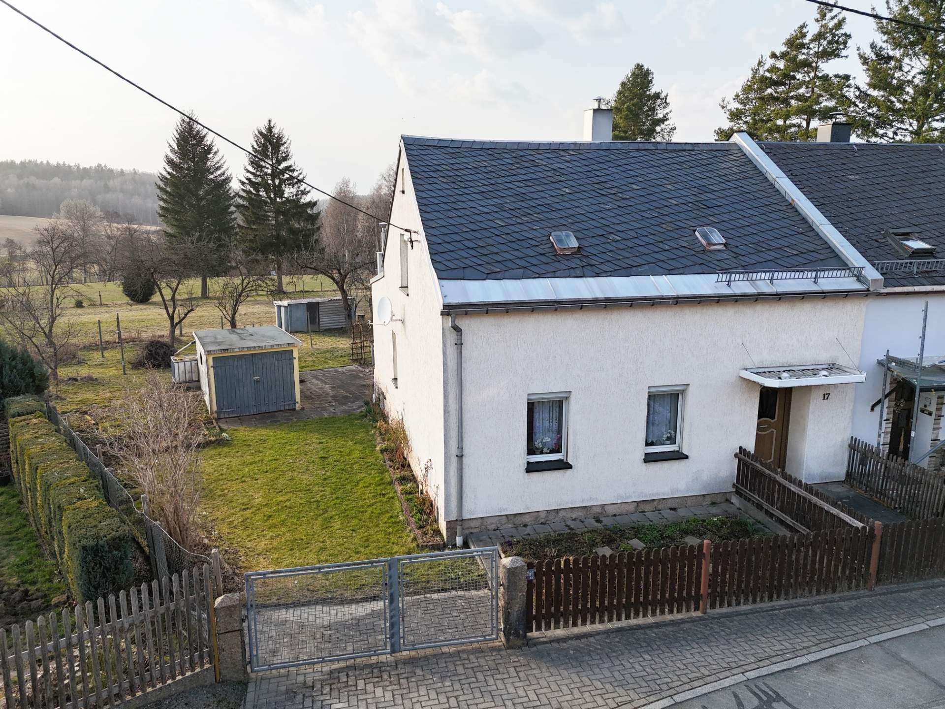 Immobilie in Auerbach/Vogtland - Waldnahe Lage! Doppelhaushälfte mit Garage in Auerbach OT Rebesgrün - Bild 1