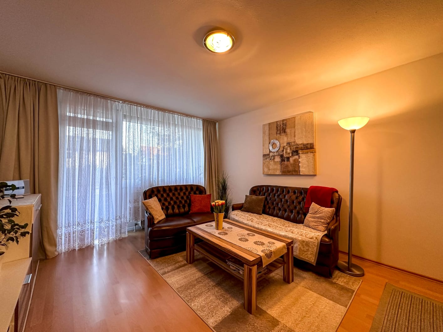 Immobilie in Höhenkirchen-Siegertsbrunn - Gepflegte 2-Zimmer-Wohnung mit Balkon und Tiefgaragenstellplatz! - Bild 1