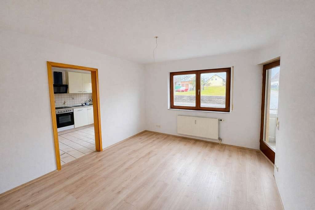 Immobilie in Straubenhardt - Attraktives Mehrfamilienhaus mit 3 Wohneinheiten und Entwicklungspotenzial - Bild 1