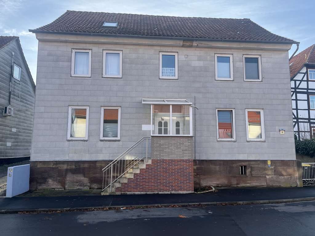 Immobilie in Göttingen - Gut erhaltenes Wohnhaus mit 6 Wohneinheiten und Nebengebäude in Göttingen-Holtensen - Bild 3