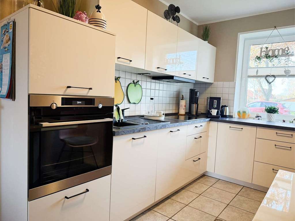 Immobilie in Schwerin - Zukunftssicheres Investment! Vollvermietetes 6-Parteien-Haus auf weitläufigem Grundstück - Bild 1