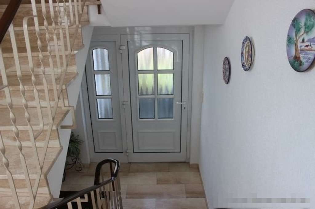 Immobilie in Messel - Charmantes Zweifamilienhaus in Messel – vielseitige Kapitalanlage mit Potenzial zur Eigennutzung - Bild 4