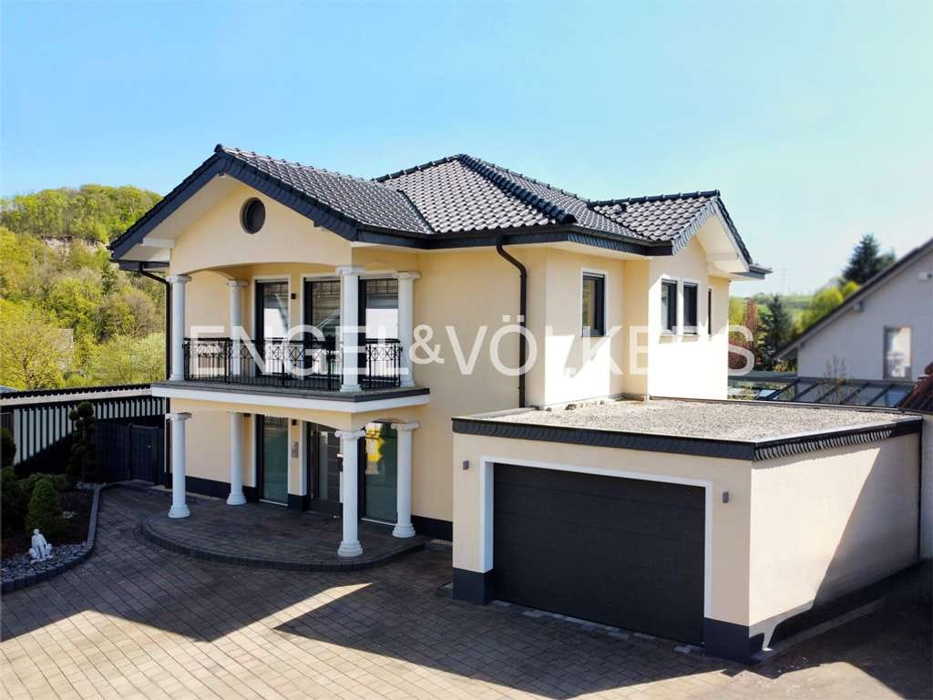 Immobilie in Selters (Westerwald) - Exklusives Einfamilienhaus im modernen Toskana-Stil und in begehrter Wohnlage - Bild 0