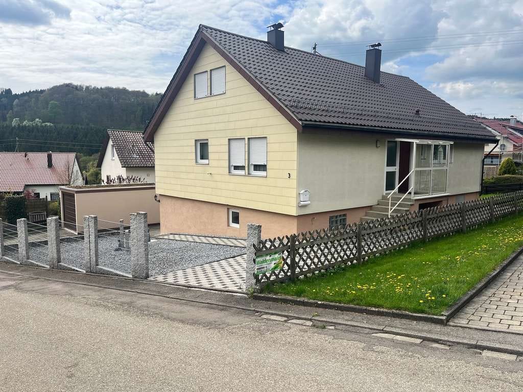 Immobilie in Donzdorf - Familienhaus in ruhiger Lage & großem Garten - Bild 1