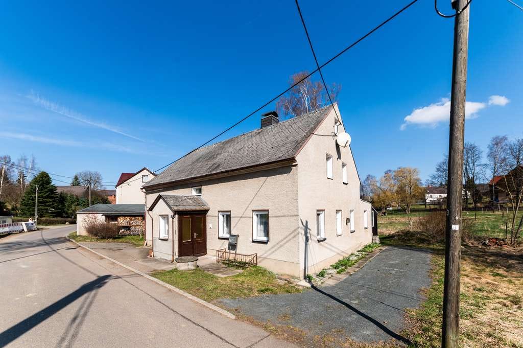 Immobilie in Klingenberg - Sanierungsbedürftiges Bauernhaus mit Grundstück & Bachlauf - Bild 0