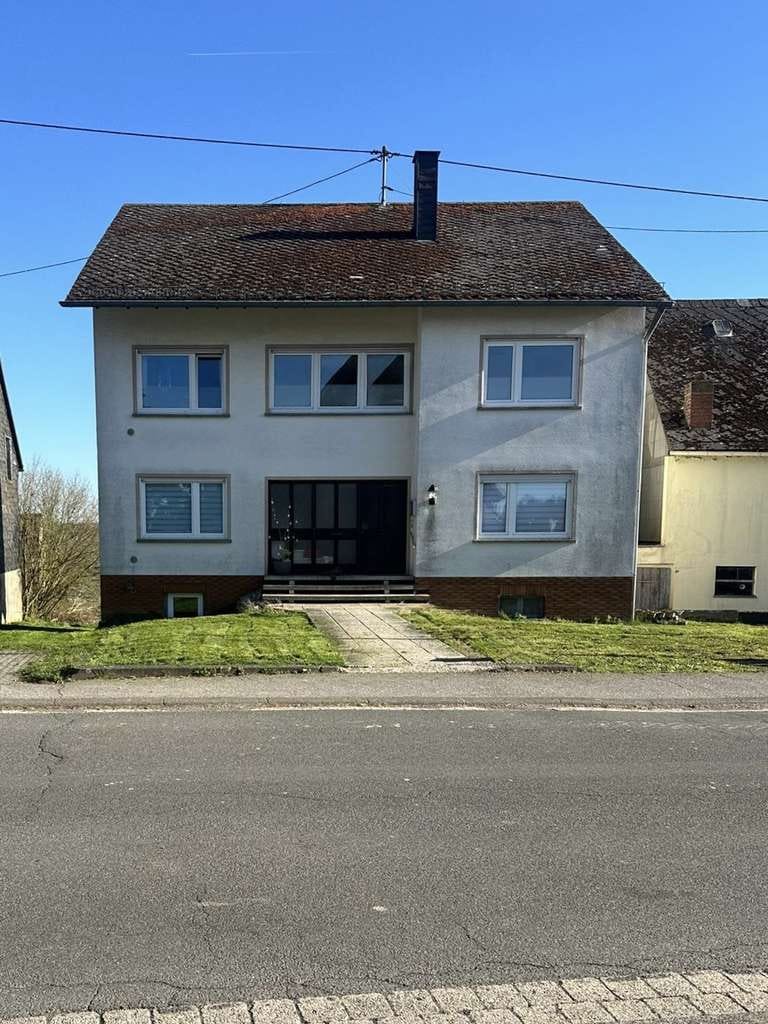 Immobilie in Peterswald-Löffelscheid - Großzügiges Mehrfamilienhaus mit 3 Wohnungen und 1019 m² Grundstück in Peterswald-Löffelscheid - Bild 0