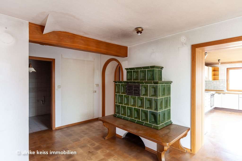 Immobilie in Dinkelscherben - Stattliches Haus mit großem Platzangebot in guter Wohnlage! Sanierungsbedarf! - Bild 4