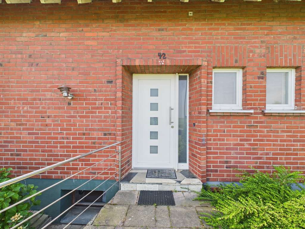 Immobilie in Zülpich - Ein-/ Zweifamilienhaus mit großzügigem Grundstück im ruhigen Weiler in der Ebene! - Bild 2