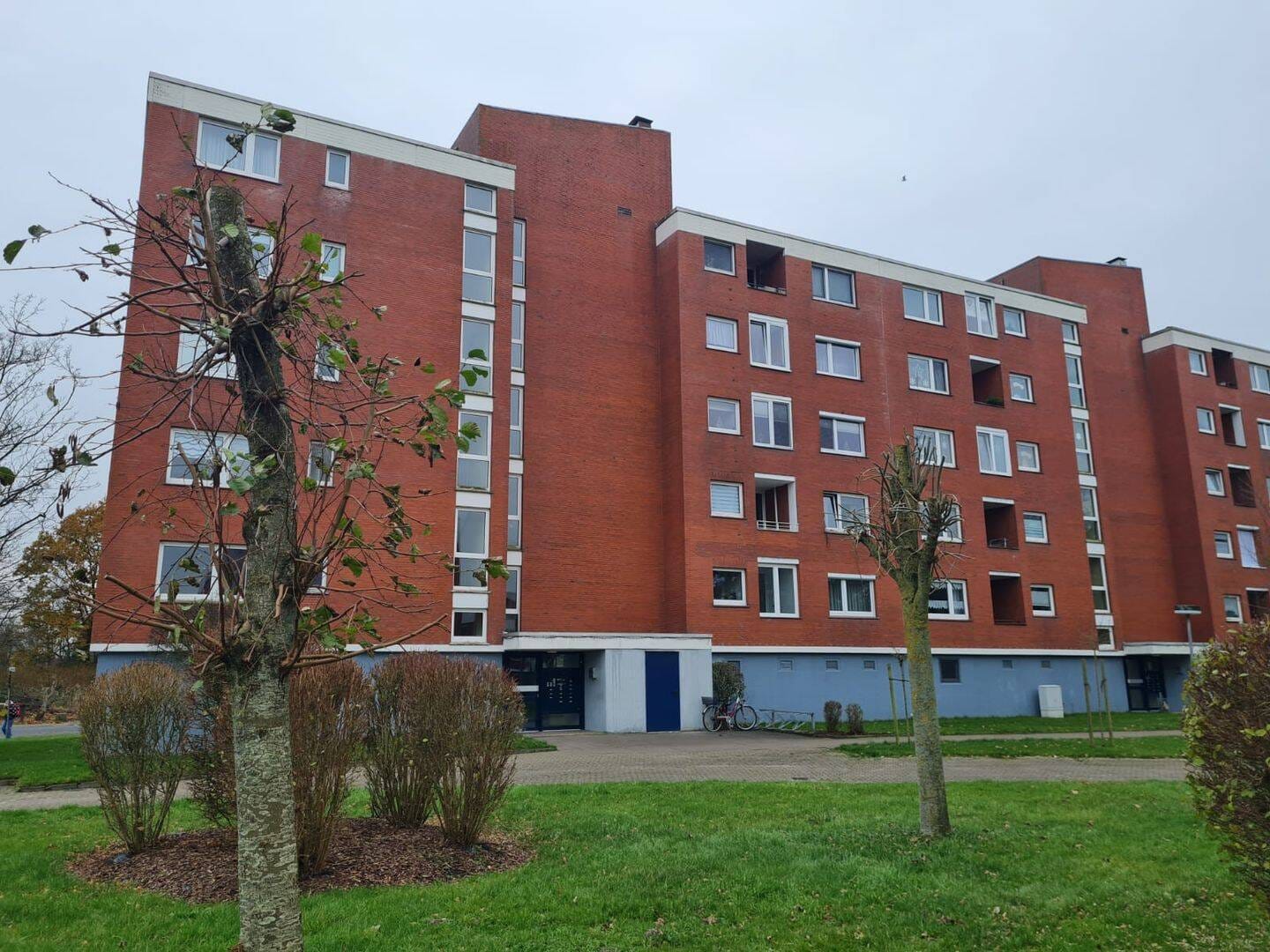 Immobilie in Emden - 3-Zi. ETW + 1 KFZ-Stellplatz in Emden-Barenburg - Bild 0