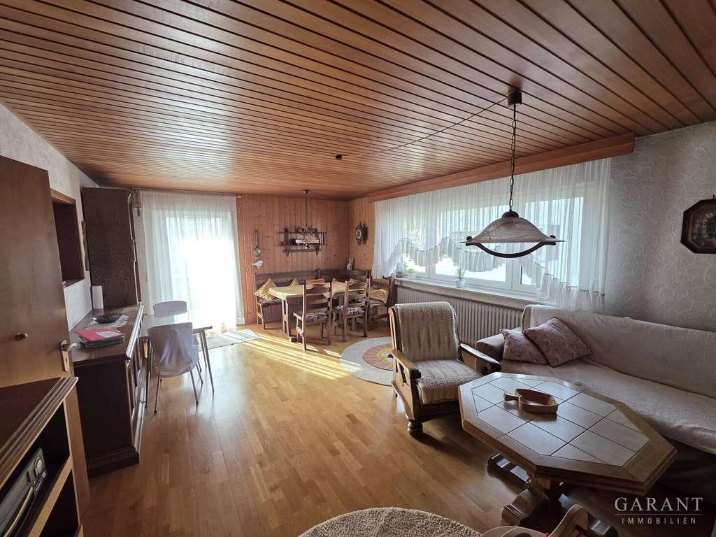 Immobilie in Bodelshausen - Haus für zwei Familien mit großem Garten und vielseitigem Nutzungspotenzial in Bodelshausen - Bild 1