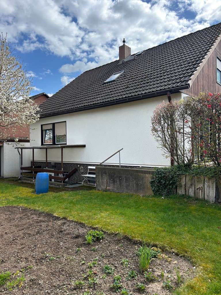 Immobilie in Uetze - Solides Familienidyll in Top Lage von Uetze --- Viel Potenzial auf sonnigem Grundstück - Bild 4