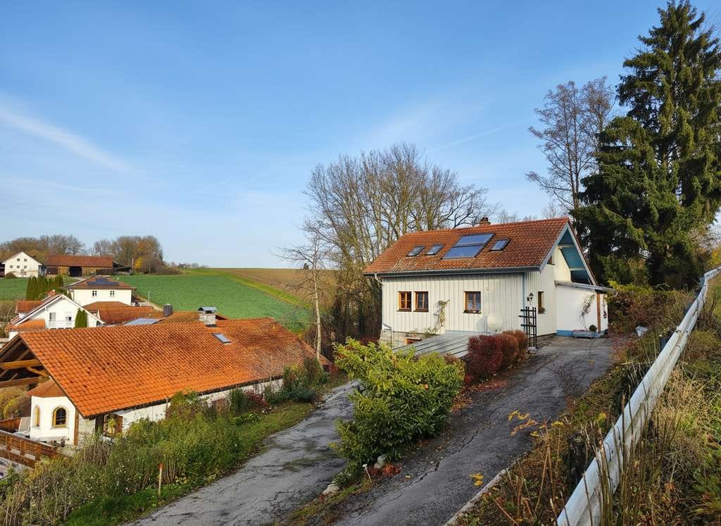 Immobilie in Eggenfelden - Einfamilienhaus mit schönem Ausblick - Bild 3