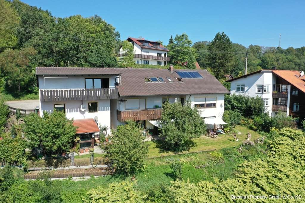 Immobilie in Wörth an der Donau - Dreifamilienhaus in einzigartiger Lage - Bild 2