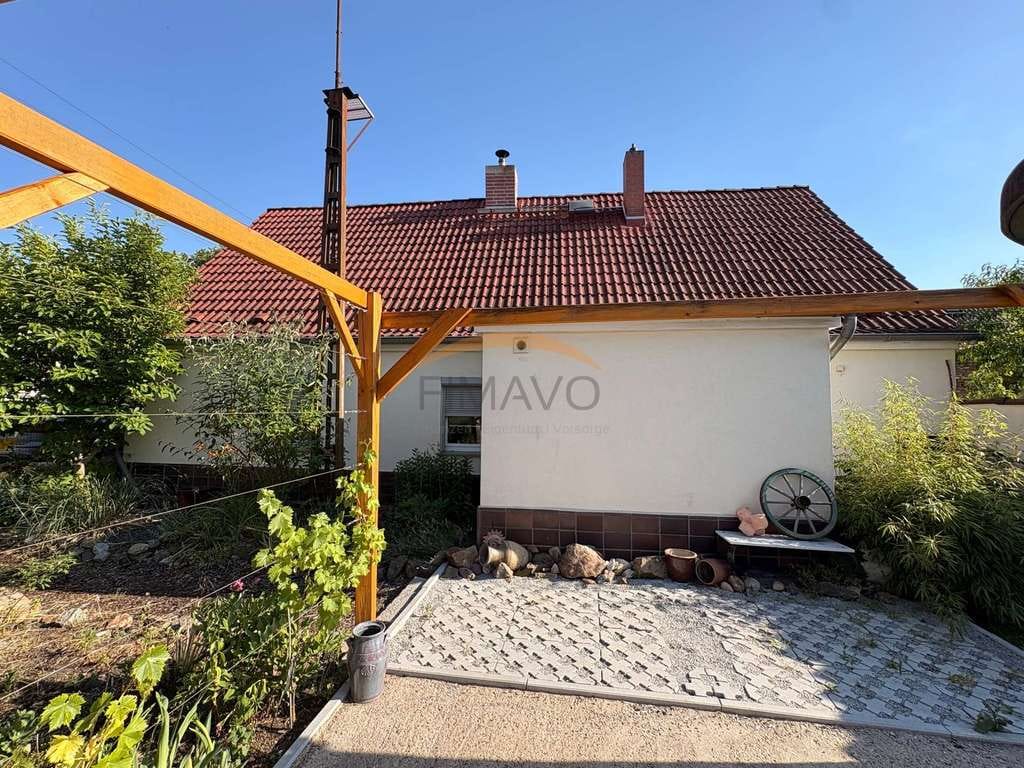 Immobilie in Lauchhammer - Familienfreundliches Einfamilienhaus mit großem Grundstück, Kamin, Nebengebäuden und viel Potenzial - Bild 3