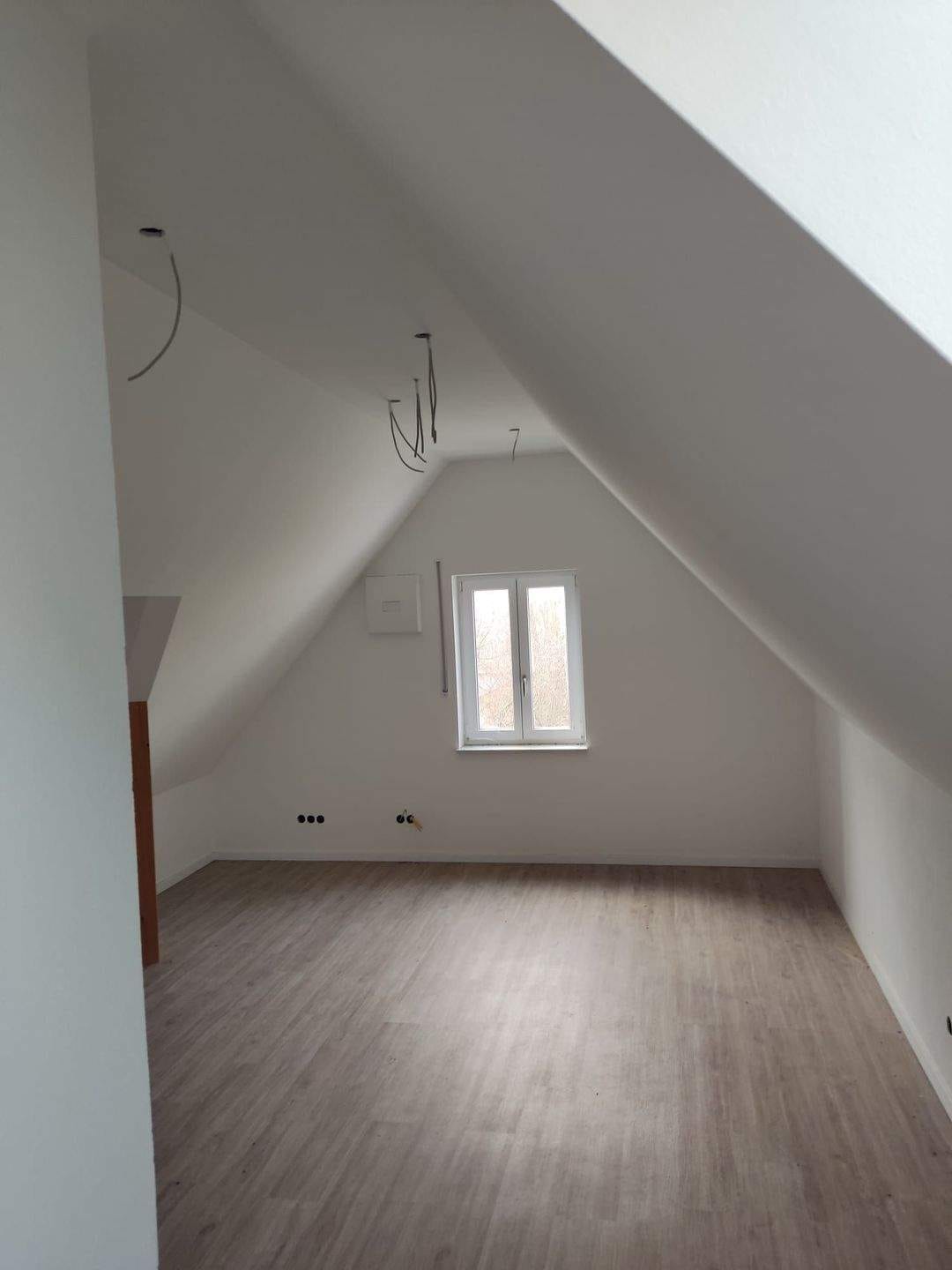 Immobilie in Weichering - Attraktive 1-Zimmer - Dachgeschosswohnung in Weichering - Erstbezug in ruhiger Wohnanlage! - Bild 3