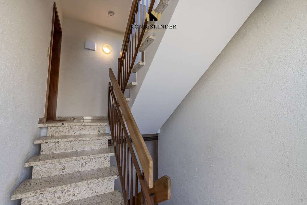 Immobilie in Dürnau - Lichtdurchflutet & offen: Dachgeschosswohnung mit Wohlfühlcharakter - Bild 2
