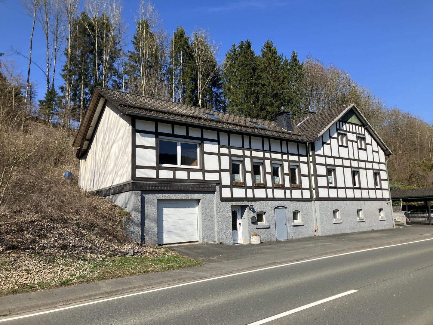 Immobilie in Finnentrop - Doppelhaus in Finnentrop Deutmecke zu verkaufen - Bild 1