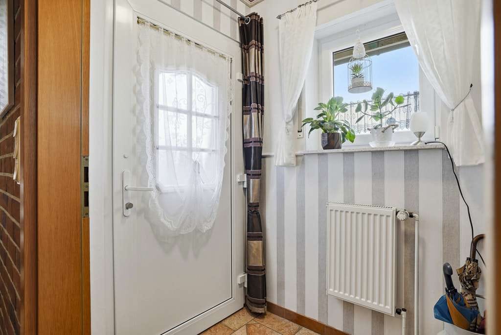 Immobilie in Wirdum - Tolles Anwesen mit Einliegerwohnung -
Anpruchsvolles Wohnen in bester Lage - Bild 3