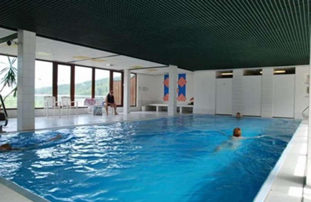 Immobilie in Sasbachwalden - 3Zi. Ferienwhg. mit Hallenbad unverbaubarer Blick - Bild 1