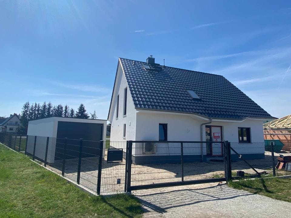 Immobilie in Sonnewalde - Modernes Landhaus (bezugsfertig) mit großem Grundstück & Breitraumgarage – sofort bezugsfertig! - Bild 0