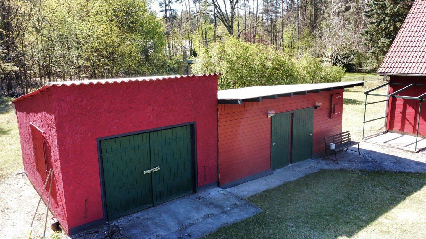 Immobilie in Lindow (Mark) - Ihr Rückzugsort im Grünen - Holzhaus mit Carport und Nebengebäude am Waldrand - Bild 4