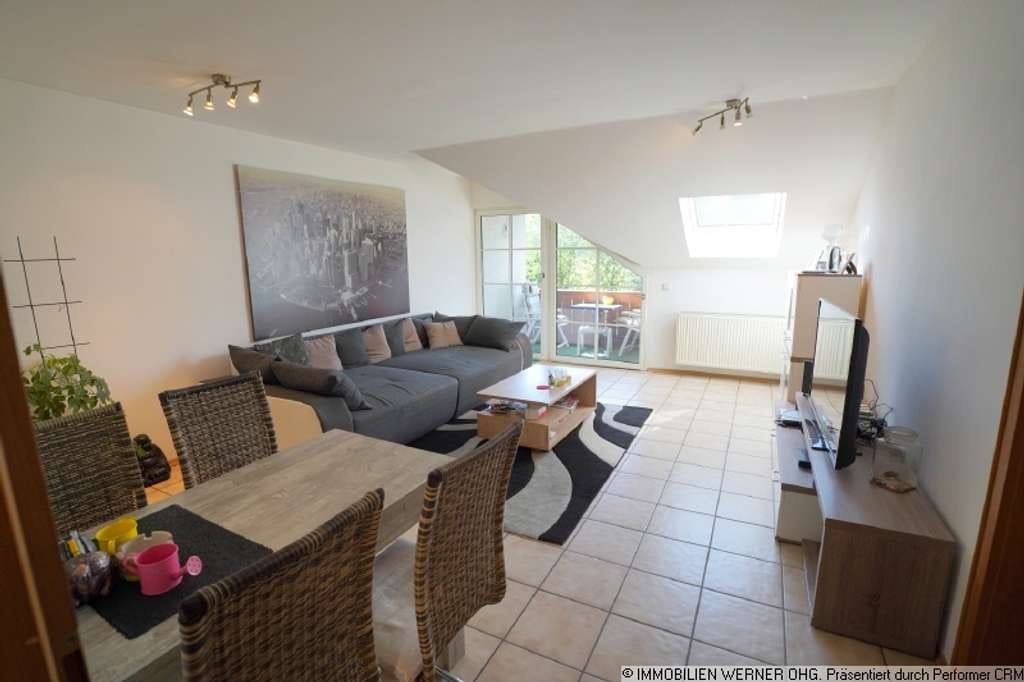 Immobilie in Rohrdorf - ***Frei werdende 2-Zimmer-DG-Wohnung mit Süd-Loggia und TG-Stellplatz in Rohrdorf/ Thansau*** - Bild 4