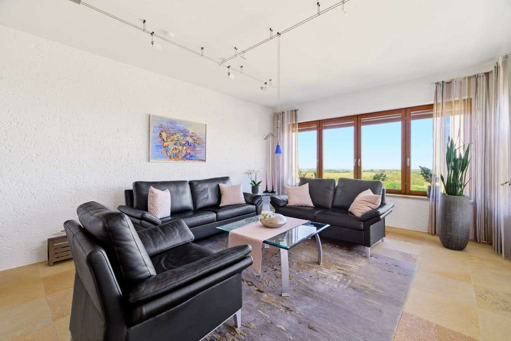 Immobilie in Gleiszellen-Gleishorbach - Einfamilienhaus mit 4 Ferienappartements und traumhaften Panoramablick - Bild 3