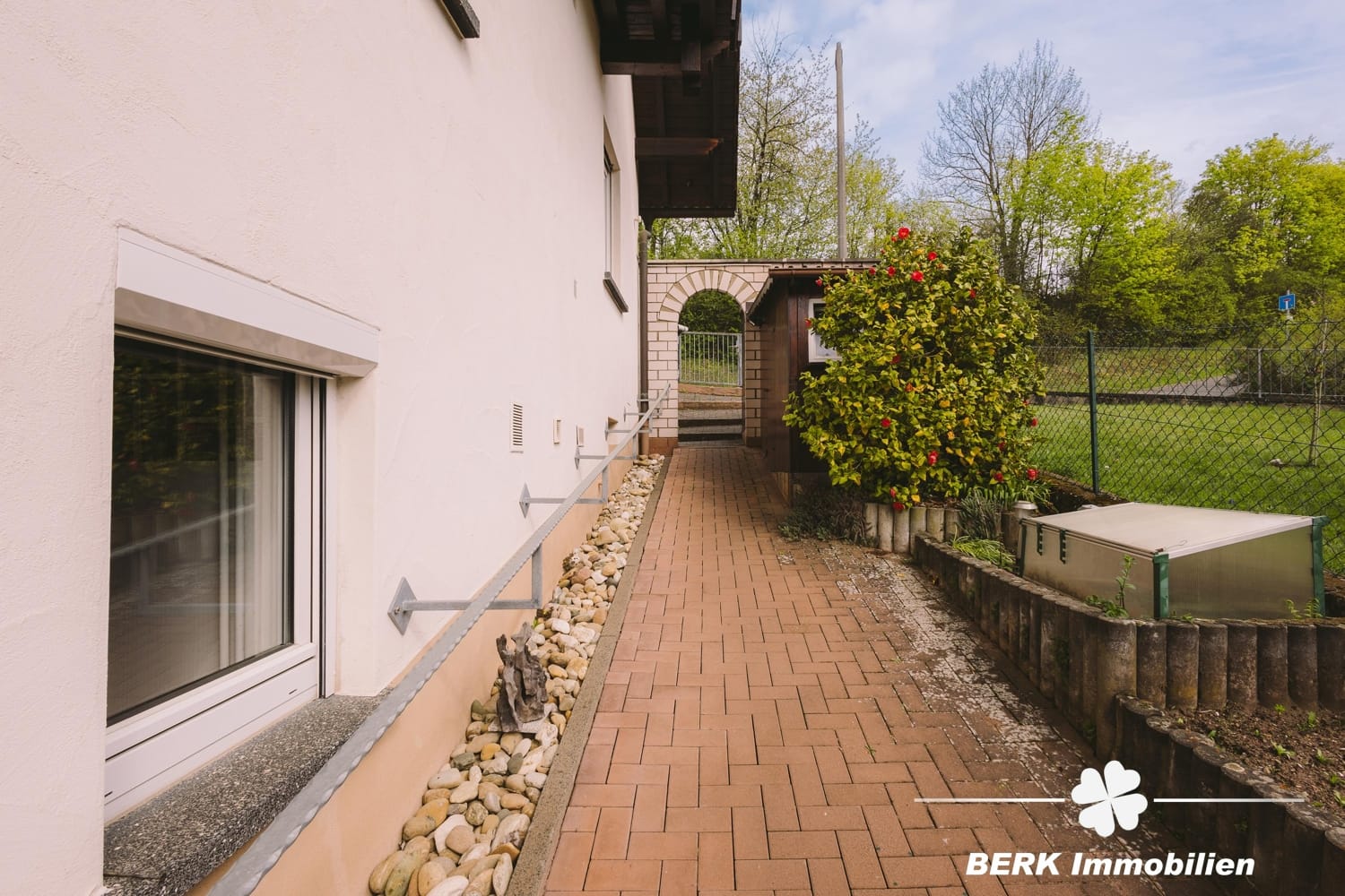 Immobilie in Bessenbach - BERK Immobilien - Großzügiges Zweifamilienhaus inkl. ELW mit Weitblick und lichtdurchflutetem Wohngefühl - Bild 4