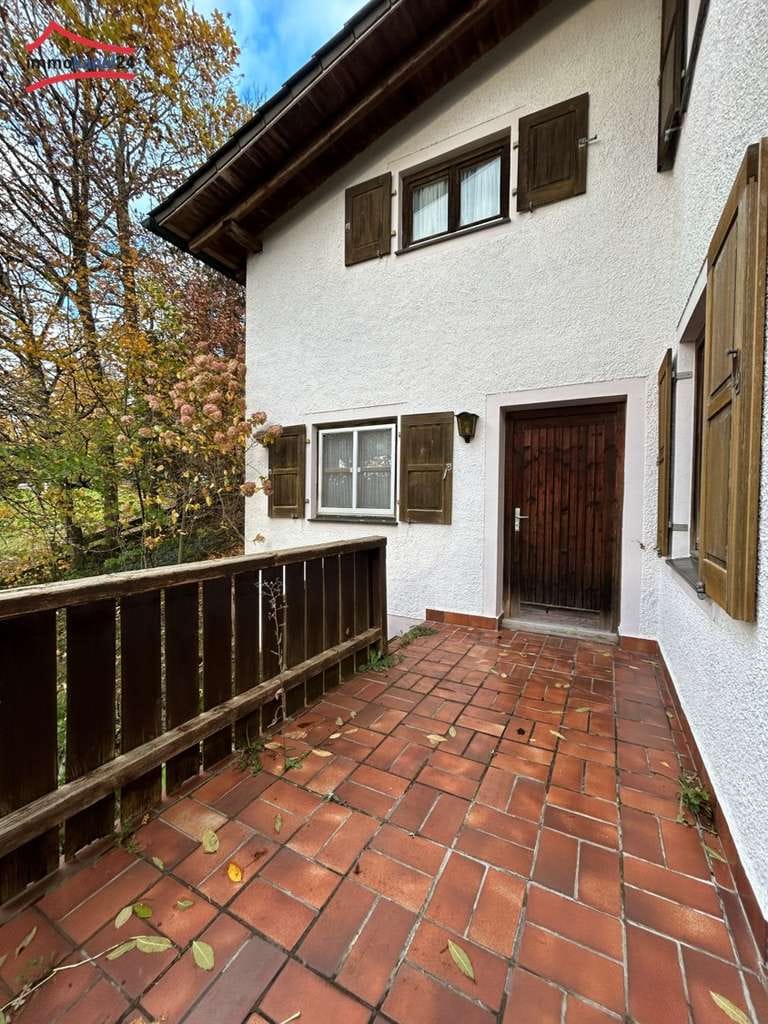 Immobilie in Heidenheim - Gepflegtes Einfamilienhaus in sonniger Hanglage mit großem Garten in 91719 Hohentrüdingen - Bild 4