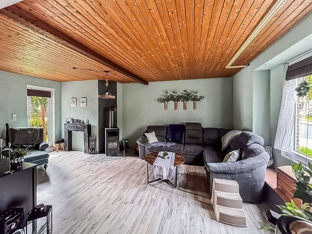 Immobilie in Nordenham - Komfortables und energetisch saniertes Einfamilienhaus mit viel Platz in Nordenham-Einswarden  - Bild 3