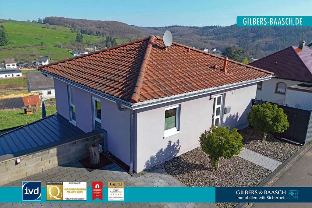Immobilie in Naurath (Eifel) - Naurath (Eifel): Modernes Einfamilienhaus in ruhiger Lage mit Garten und Weitblick - Bild 0