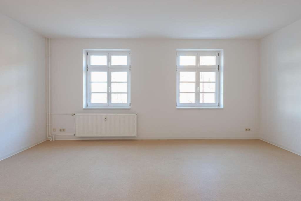 Immobilie in Lübben (Spreewald) - PROVISIONSFREI ! | 4-Zimmer ETW am Krankenhaus
98,16 m² | 1.OG | Balkon | denkmalgeschützter Altbau - Bild 3