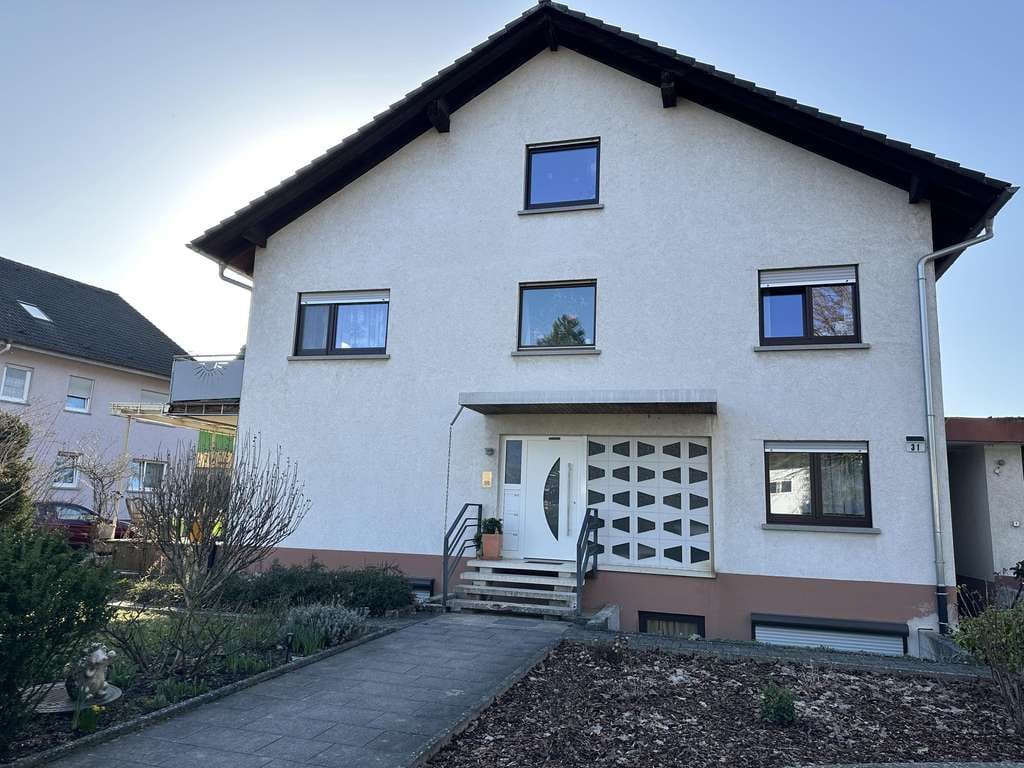 Immobilie in Ottersweier - in einer Sackgasse, ruhig gelegene 3 Zimmer ETW im OG mit Einzelgarage und 2 Balkonen von Ottersweie - Bild 0