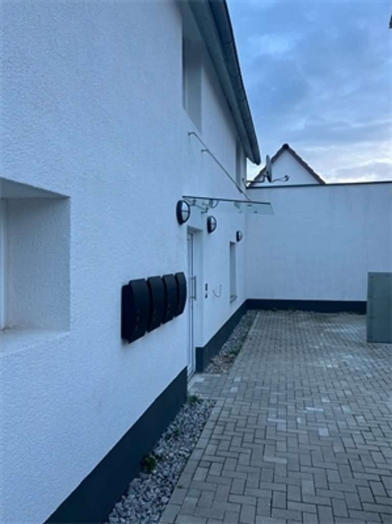 Immobilie in Dernbach (Westerwald) - Solide vermietet: Modernisiertes 4-Parteien-Mehrfamilienhaus in guter Wohnlage,nach WEG aufgeteilt! - Bild 1