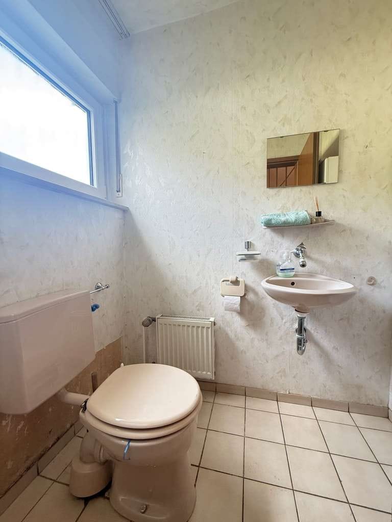Immobilie in Ingelfingen - Einfamilienhaus (RMH) mit 2 Garagen - Bild 2