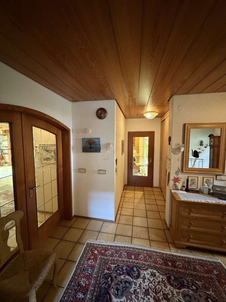 Immobilie in Landstuhl - Großzügiges Einfamilienhaus mit Einliegerwohnung, Kamin & großer Terrasse – Haupthaus sofort verfügb - Bild 3