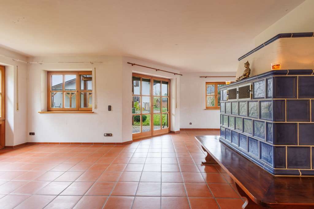 Immobilie in Engelsberg - Schönes Einfamilienhaus mit Garten, Terrasse und Doppelgarage–ruhige Familienidylle im Chiemgau - Bild 4