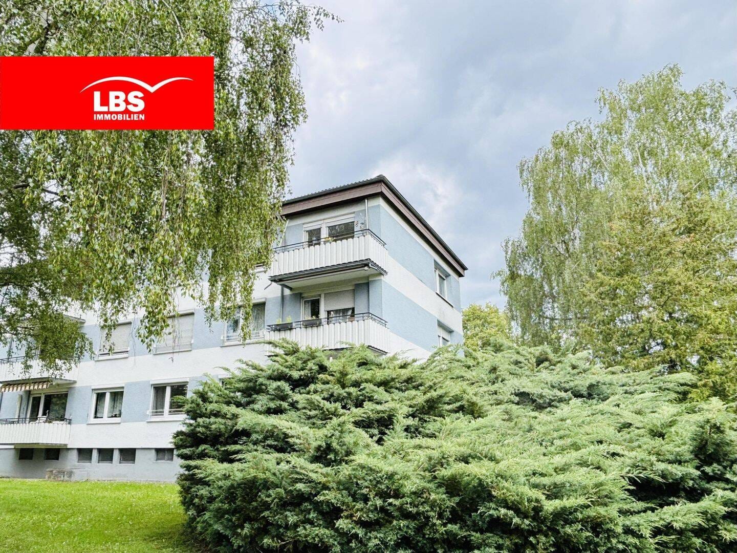Immobilie in Großkrotzenburg - Grosse, ansprechend geschnittene 4-Zi-Whg in guter Lage - BEZUGSFREI !! - renovierungsbedürftig - Bild 0
