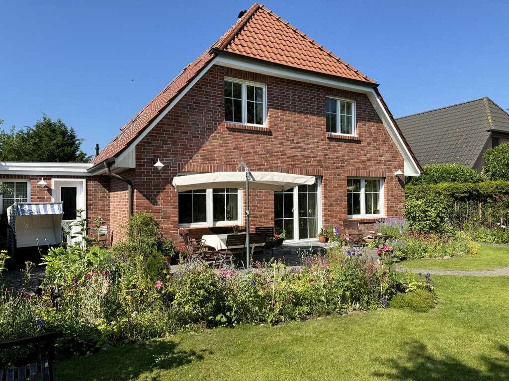 Immobilie in Dierhagen - Einfamilienhaus mit malerischem Garten - Bild 0