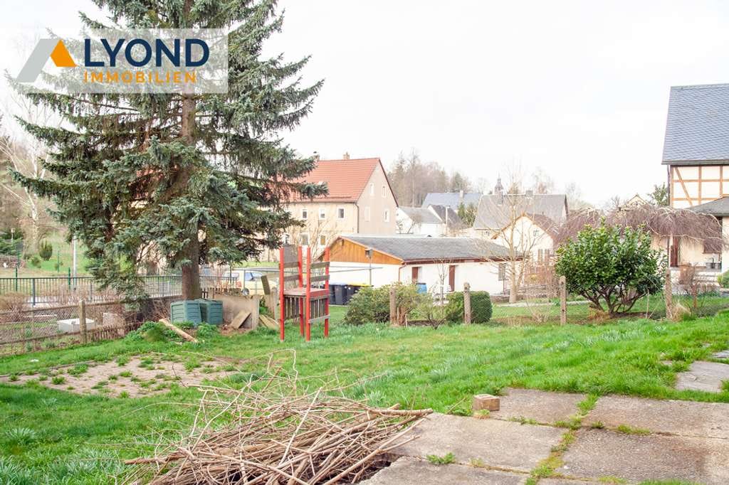 Immobilie in Grünhainichen - Charmantes Mehrfamilienhaus mit großem Grundstück und Ausbaupotenzial - Bild 4