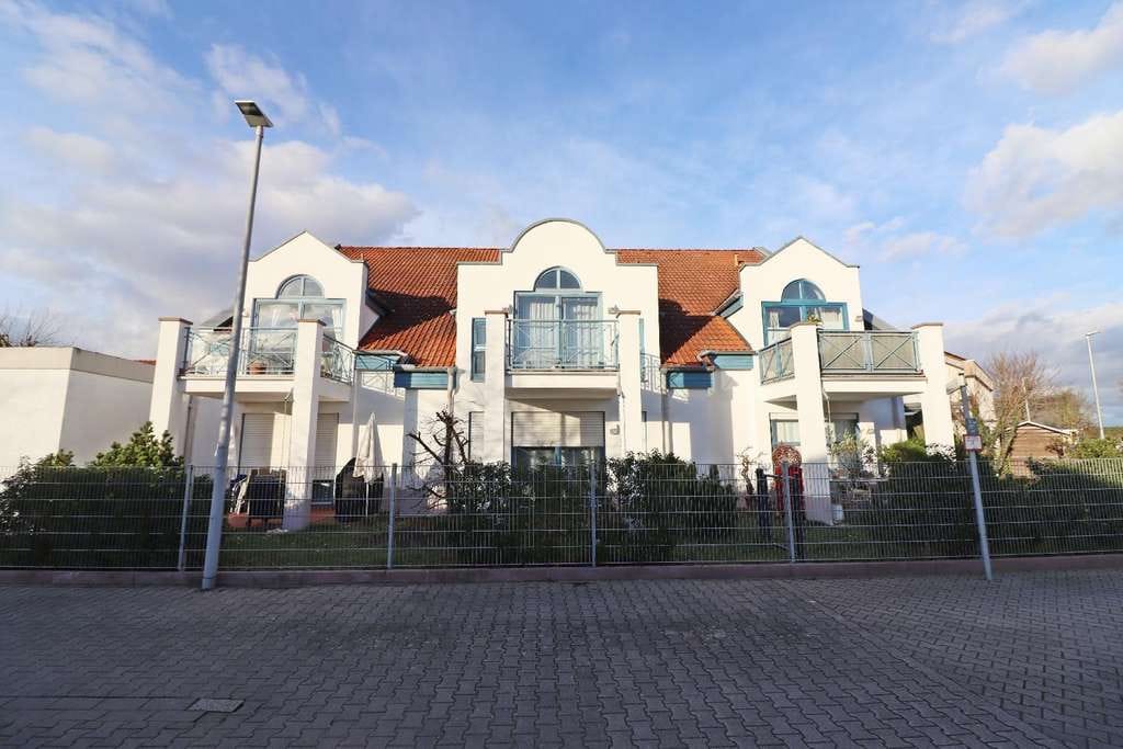 Immobilie in Gernsheim - Rarität: 2ZKB Erdgeschosswohnung mit eigenem Garten und Garage in bester Lage! - Bild 0