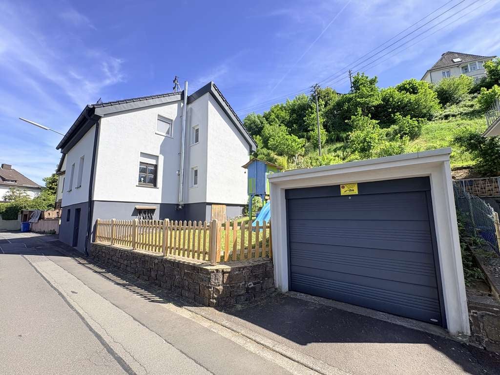 Immobilie in Wissen - Modernisiertes Einfamilienhaus mit Garten und Garage in guter Zentrumslage! - Bild 2