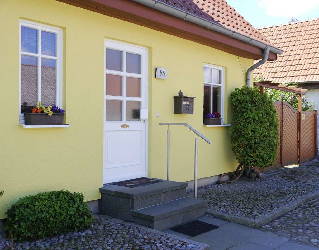Immobilie in Sagard - Kleine Idylle: Eigenes Haus mit Hof, Garten und Nebengelass - Bild 1