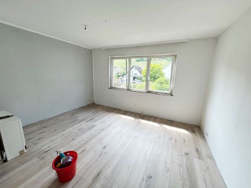 Immobilie in Mayschoß - Sanierunsobjekt!! Doppelhaushälfte mit Einliegerwohnung in Mayschoß !! - Bild 3