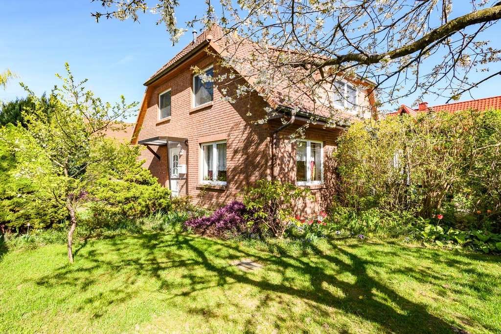 Immobilie in Elmenhorst/Lichtenhagen - Einfamilienhaus in Ostseenähe von privat zu verkaufen - Bild 0