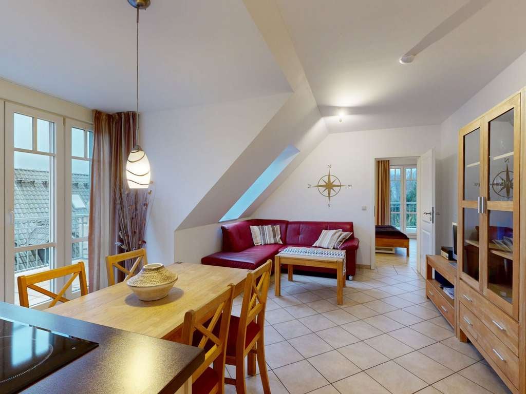 Immobilie in Bastorf - Lichtdurchflutete Dachgeschosswohnung mit zwei Balkonen - Wohnen am Meer - Bild 2