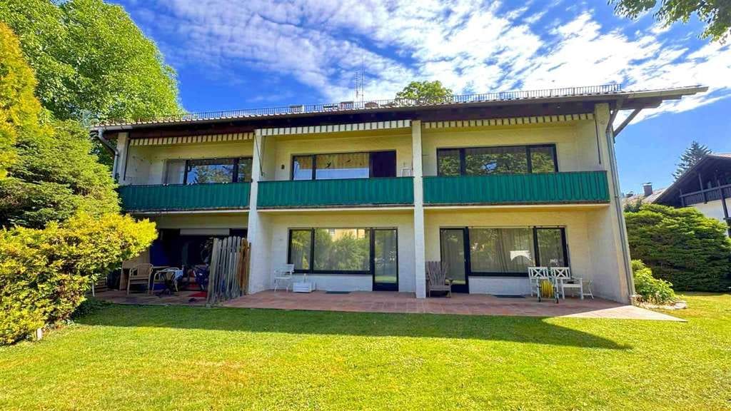 Immobilie in Garmisch-Partenkirchen - Mehrfamilienhaus mit 11 Wohnungen ca. 527 m², Grundstück 1.024 m² Keller, Garagen - Bild 2