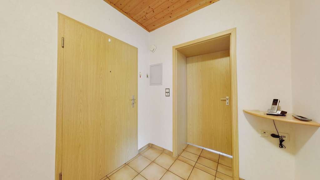 Immobilie in Ettringen - Gepflegtes Zweifamilienhaus mit viel Platz und vielseitigen Nutzungsmöglichkeiten in Ettringen - Bild 4